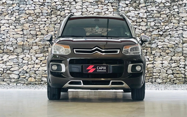 imagem-https://www.socarrao.com.br/sc-vehicle-images-prod/4406891/1792547672902-NjNiMWM4NmYtMjc5ZC00YzNlLWI1OGQtYjQwYjQyYTA4NGM5LkpQRw.JPG