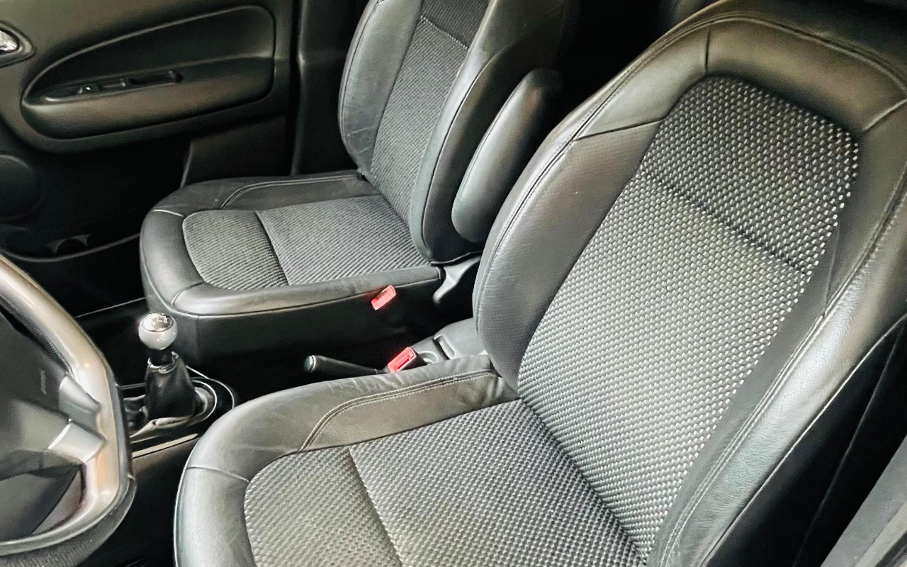 imagem-https://www.socarrao.com.br/sc-vehicle-images-prod/4406891/1792547673202-ODE5ZWI3ZWQtZWQ3Ny00NjhmLTllYjctZWI4ZTY3MWE2YTg5LkpQRw.JPG