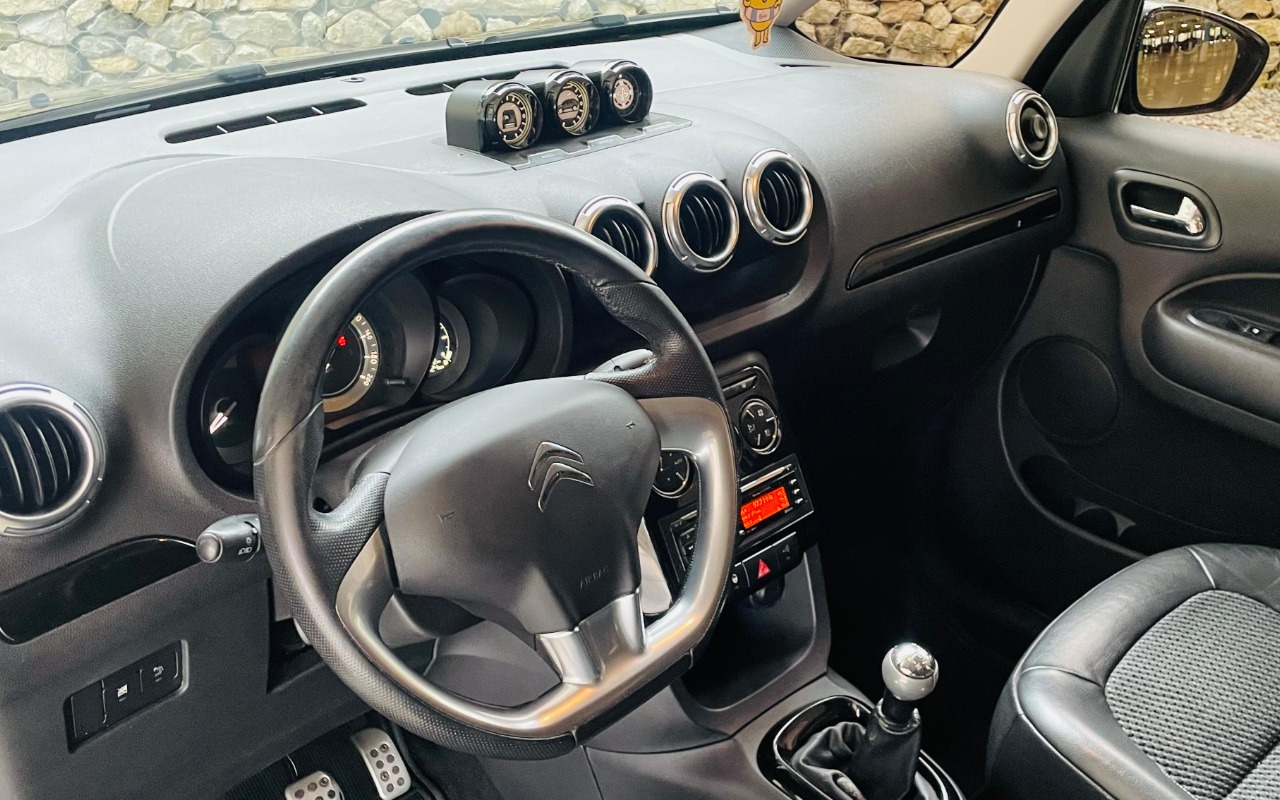 imagem-https://www.socarrao.com.br/sc-vehicle-images-prod/4406891/1792547673281-NjAxMGRjZjQtZTVjOC00ODQzLWI5MjUtMDZjMDg2NDZjZjE1LkpQRw.JPG