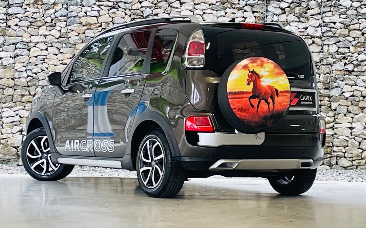 imagem-https://www.socarrao.com.br/sc-vehicle-images-prod/4406891/1792547673953-ZTdjMGYyNzAtOGQ1OC00Zjk2LWIzZTQtZjg5YWNmMTMxNmIwLkpQRw.JPG