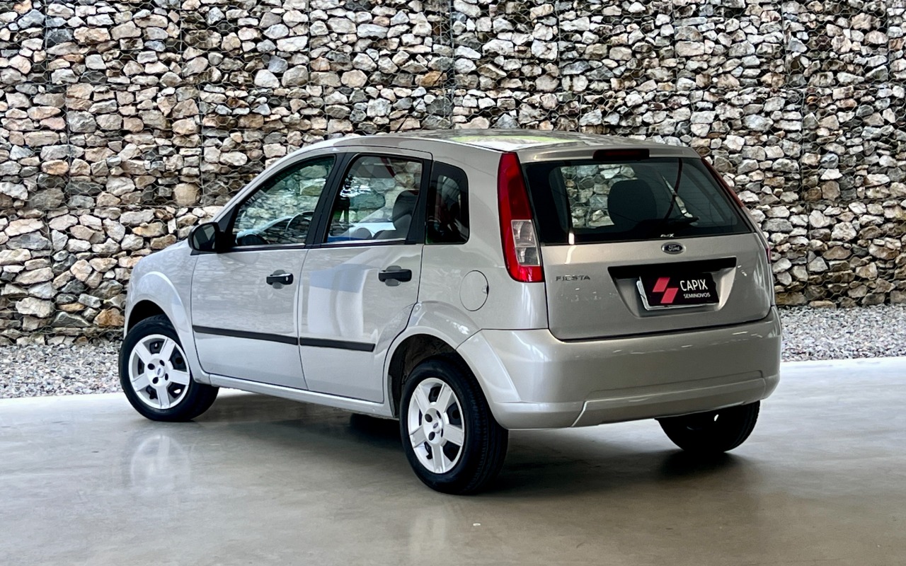 imagem-https://www.socarrao.com.br/sc-vehicle-images-prod/4406974/1792548424204-SU1HXzM5ODUuSlBH.JPG