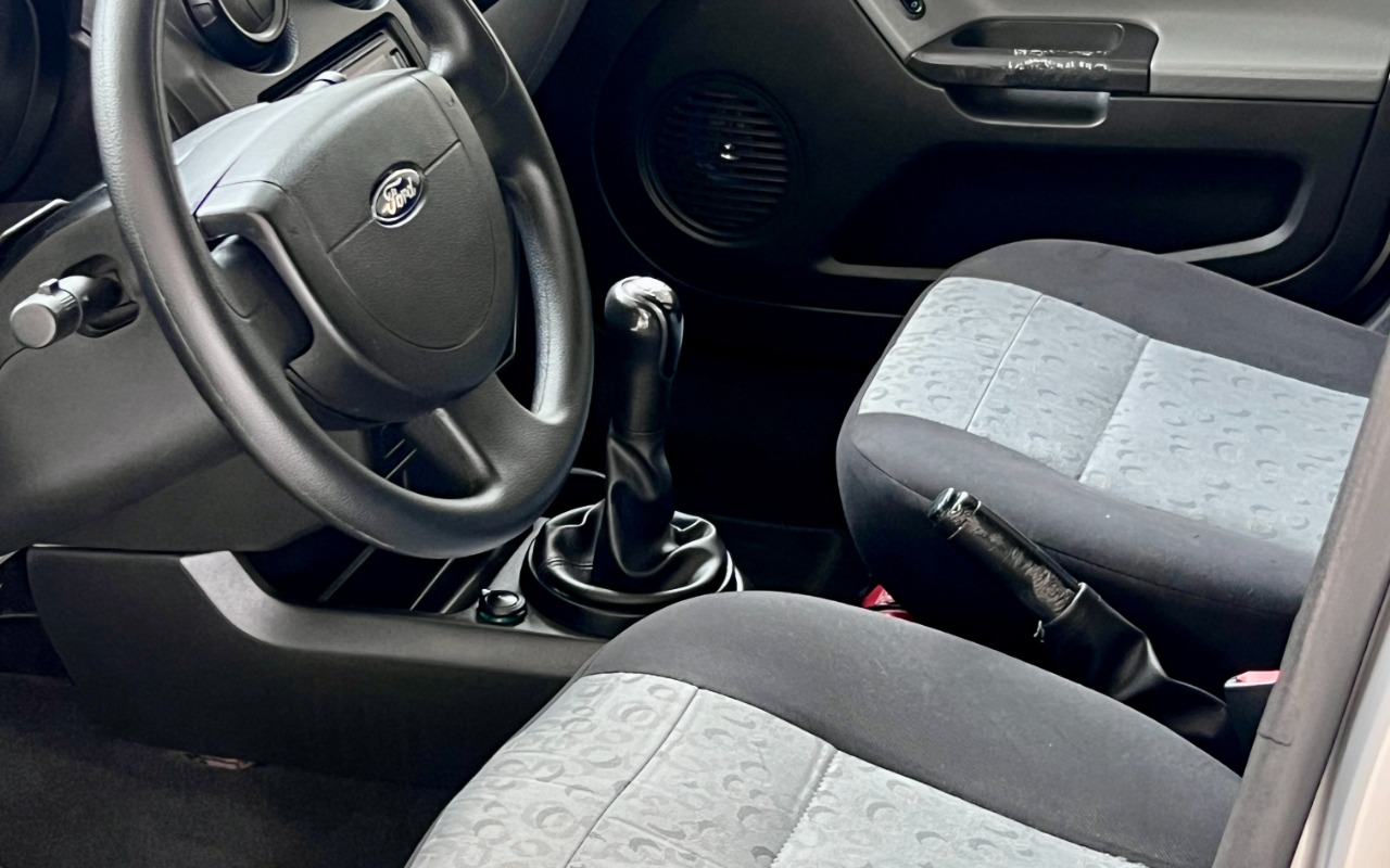 imagem-https://www.socarrao.com.br/sc-vehicle-images-prod/4406974/1792548424783-SU1HXzM5OTIuSlBH.JPG