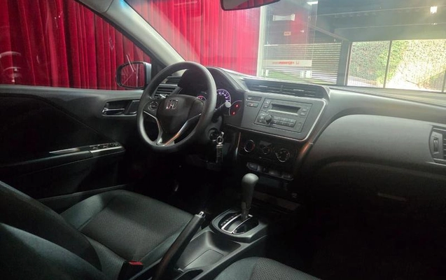 imagem-https://www.socarrao.com.br/sc-vehicle-images-prod/4407717/1792610161902-8590363_6_B_2f33acc503.jpeg