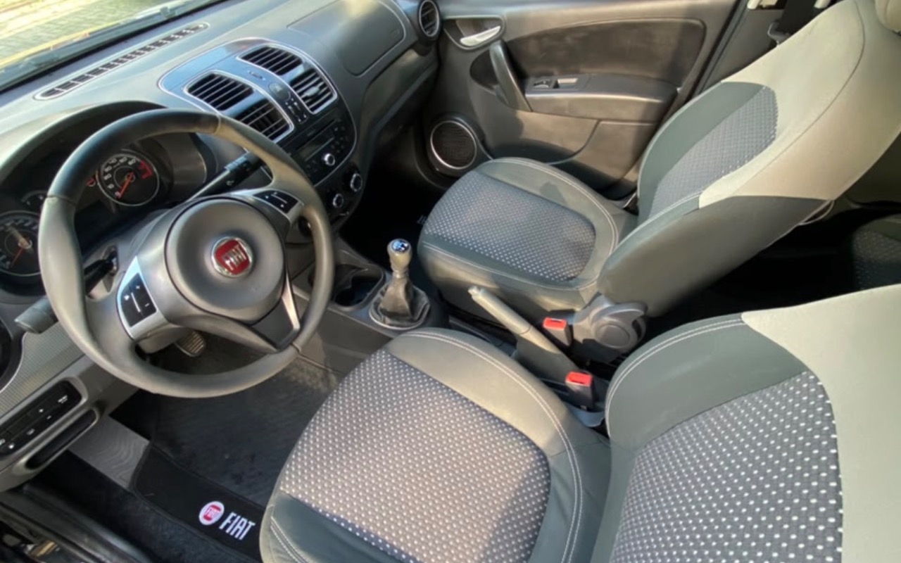 imagem-https://www.socarrao.com.br/sc-vehicle-images-prod/4409989/1792564063387-SU1HXzY1OTIuanBlZw.jpeg