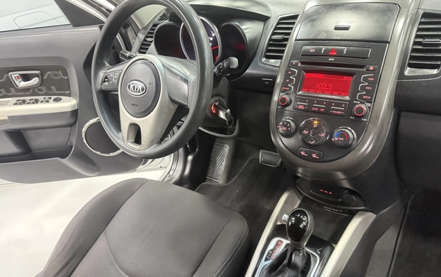 imagem-https://www.socarrao.com.br/sc-vehicle-images-prod/4410220/1792578750595-1_072702.jpg