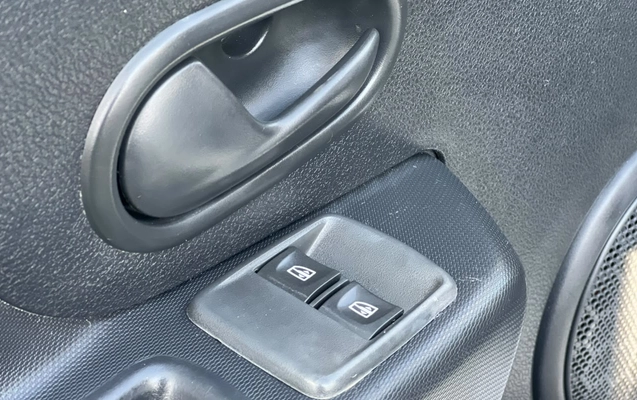 imagem-https://www.socarrao.com.br/sc-vehicle-images-prod/4410725/1792585412057-V2hhdHNBcHAgSW1hZ2UgMjAyNi0xMC0yMCBhdCAxNi4yOS41NiAoMSkuanBlZw.jpeg