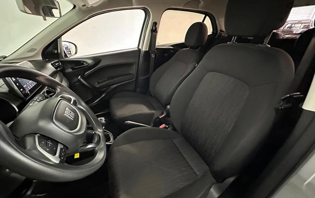 imagem-https://www.socarrao.com.br/sc-vehicle-images-prod/4410848/1792586277109-8489029_15_B_e46e75fdaa.jpeg