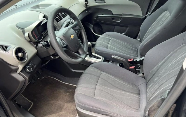 imagem-https://www.socarrao.com.br/sc-vehicle-images-prod/4410964/1792587078466-8584117_0_B_9bdba1e023.jpeg