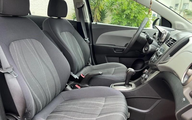 imagem-https://www.socarrao.com.br/sc-vehicle-images-prod/4410964/1792587078475-8584117_4_B_125215dfef.jpeg