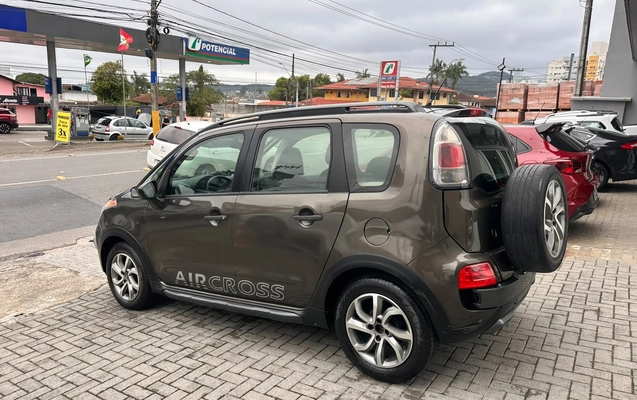imagem-https://www.socarrao.com.br/sc-vehicle-images-prod/4410996/1792587192396-b5328b45-f276-4ccb-a605-cc2d7b3d2142.jpeg