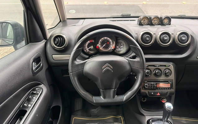 imagem-https://www.socarrao.com.br/sc-vehicle-images-prod/4410996/1792587192399-f4e9b0ce-8a72-41ae-90c7-95bed1c3a5d8.jpeg