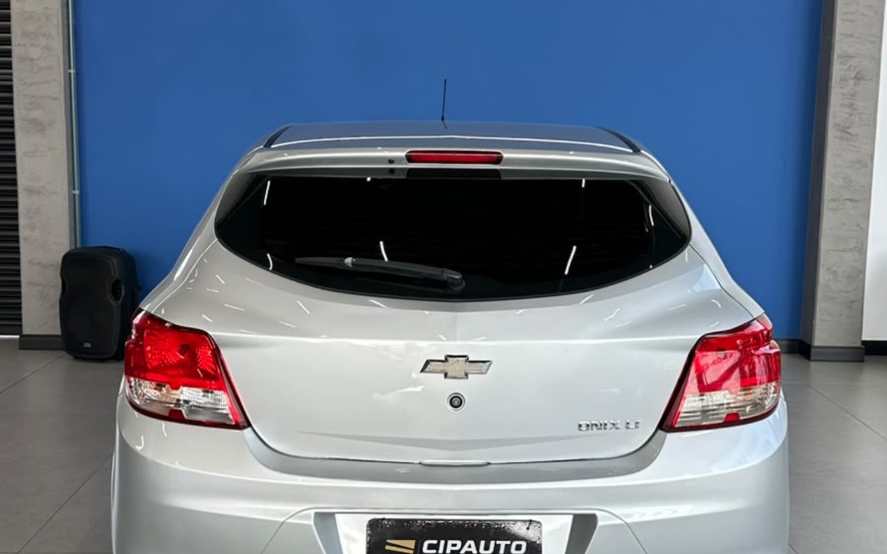 imagem-https://www.socarrao.com.br/sc-vehicle-images-prod/4411052/1792587753937-YzIzNWZlZDMtMjBlOS00M2Q2LTkyOTMtNTUzZmE5ZDI5ODI5LmpwZw.jpg
