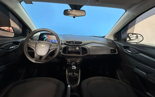 imagem-https://www.socarrao.com.br/sc-vehicle-images-prod/4411052/1792587754085-ODc5ZmE3M2QtNmQwYy00MDE1LTg0NjItMDc2ZWJlZGUxNzllLmpwZw.jpg