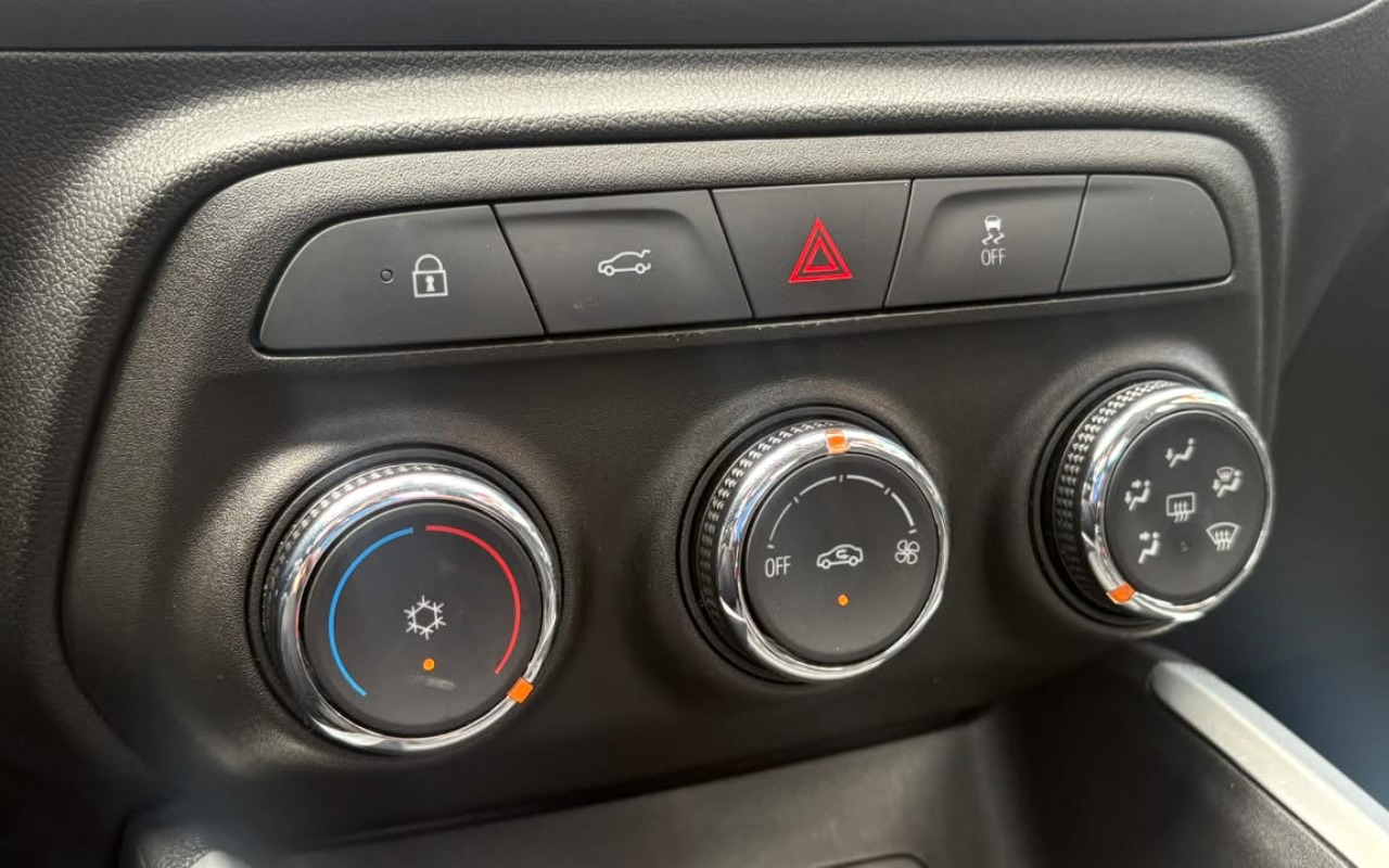 imagem-https://www.socarrao.com.br/sc-vehicle-images-prod/4411095/1792587996225-V2hhdHNBcHAgSW1hZ2UgMjAyNi0xMC0yMSBhdCAwOS40Ni4zMCAoMikuanBlZw.jpeg