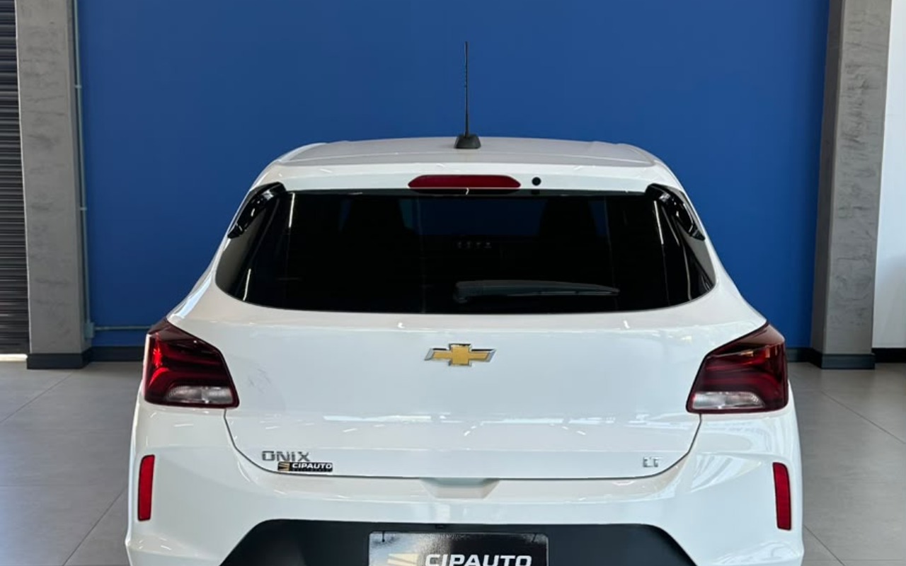 imagem-https://www.socarrao.com.br/sc-vehicle-images-prod/4411163/1792588486996-NTZjMTYxZTEtNDY0ZS00OGM3LTk0MzAtMzY0NmQwNGVjMjY3LmpwZw.jpg