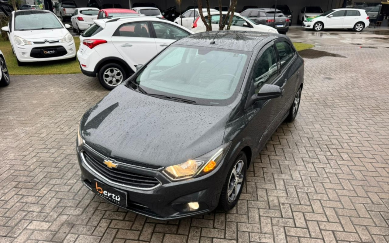 imagem-https://www.socarrao.com.br/sc-vehicle-images-prod/4411238/1792588825328-MTc4MjkyNzcxM193aGF0c2FwcF9pbWFnZV8yMDI2LTA2LTMwX2F0XzE0LjQ1LjM5X18xXy5qcGVn.jpeg