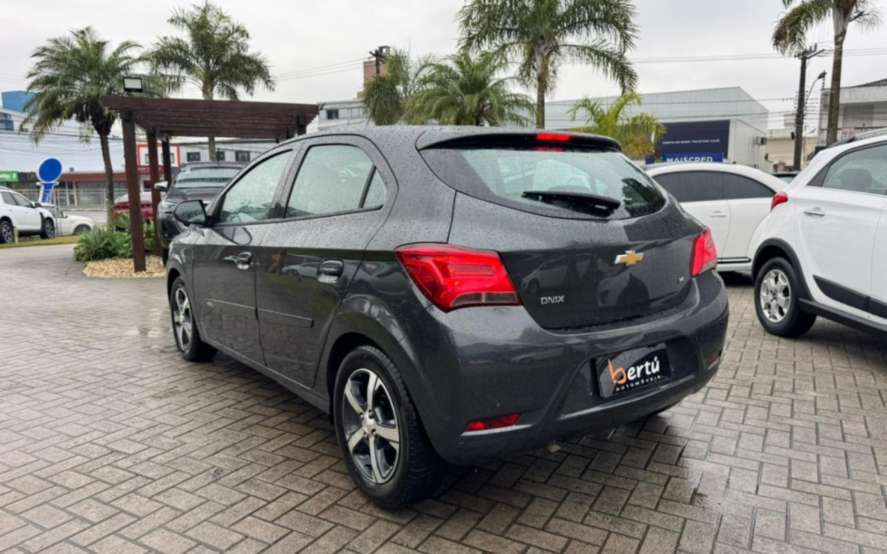 imagem-https://www.socarrao.com.br/sc-vehicle-images-prod/4411238/1792588825822-MTc4MjkyNzcxMl93aGF0c2FwcF9pbWFnZV8yMDI2LTA2LTMwX2F0XzE0LjQ1LjM5X18zXy5qcGVn.jpeg