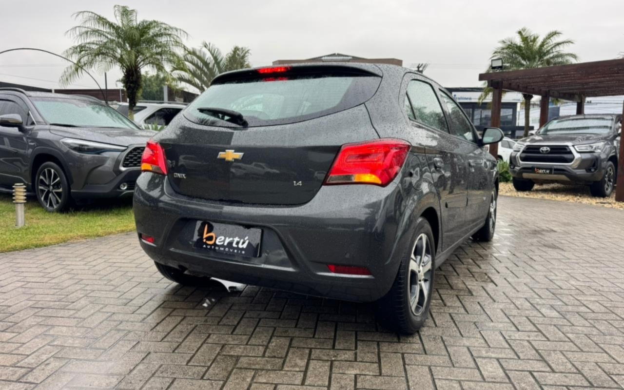 imagem-https://www.socarrao.com.br/sc-vehicle-images-prod/4411238/1792588825905-MTc4MjkyNzcxMl93aGF0c2FwcF9pbWFnZV8yMDI2LTA2LTMwX2F0XzE0LjQ1LjQwX18yXy5qcGVn.jpeg