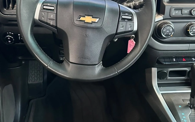 imagem-https://www.socarrao.com.br/sc-vehicle-images-prod/4411253/1792589053108-MTFlZDMwOGItM2FmMS00NTJjLWI4OTktMmRkMmE4NzRmZGE3LmpwZw.jpg