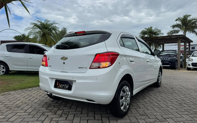 imagem-https://www.socarrao.com.br/sc-vehicle-images-prod/4411273/1792589219709-V2hhdHNBcHAgSW1hZ2UgMjAyNi0wMi0yNCBhdCAxNS41OC4xMCAoNCkuanBlZw.jpeg