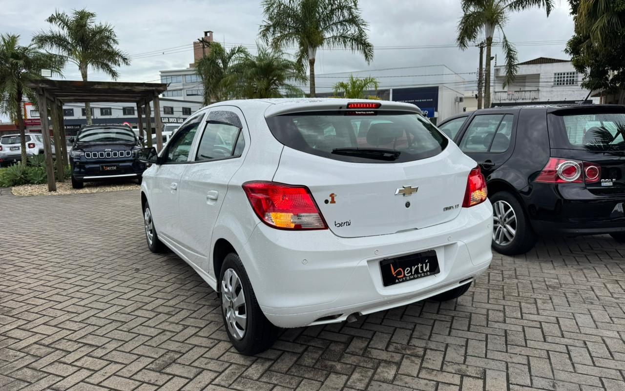 imagem-https://www.socarrao.com.br/sc-vehicle-images-prod/4411273/1792589220521-V2hhdHNBcHAgSW1hZ2UgMjAyNi0wMi0yNCBhdCAxNS41OC4xMSAoMikuanBlZw.jpeg