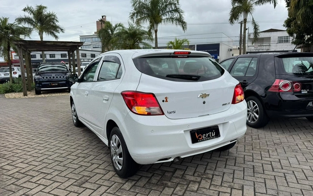 imagem-https://www.socarrao.com.br/sc-vehicle-images-prod/4411273/1792589220521-V2hhdHNBcHAgSW1hZ2UgMjAyNi0wMi0yNCBhdCAxNS41OC4xMSAoMikuanBlZw.jpeg