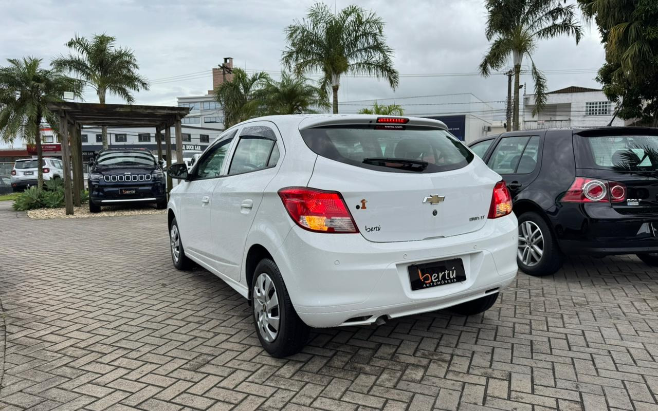 imagem-https://www.socarrao.com.br/sc-vehicle-images-prod/4411273/1792589220773-V2hhdHNBcHAgSW1hZ2UgMjAyNi0wMi0yNCBhdCAxNS41OC4xMS5qcGVn.jpeg