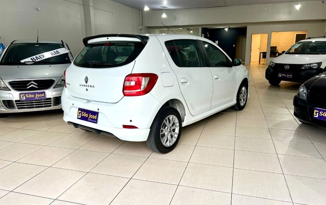 imagem-https://www.socarrao.com.br/sc-vehicle-images-prod/4411330/1792589555476-gb-a3a3954.jpeg