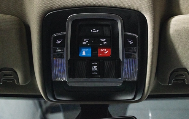 imagem-https://www.socarrao.com.br/sc-vehicle-images-prod/4411375/1792589770257-9afb5fc6-6df1-440f-9ff3-7305a1d57714.jpg