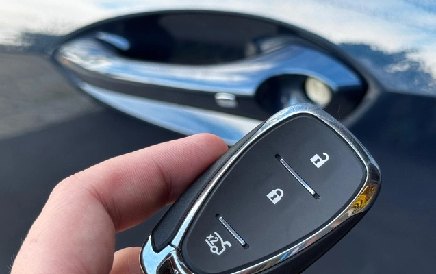 imagem-https://www.socarrao.com.br/sc-vehicle-images-prod/4411377/1792589792582-V2hhdHNBcHAgSW1hZ2UgMjAyNi0wOS0wMSBhdCAxNy40Ny41NiAoMikuanBlZw.jpeg