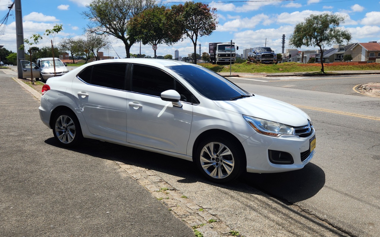 imagem-https://www.socarrao.com.br/sc-vehicle-images-prod/4411421/1792589998428-MjAyNjEwMjBfMTEzMTA1LmpwZw.jpg