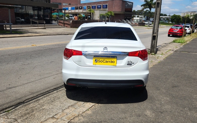 imagem-https://www.socarrao.com.br/sc-vehicle-images-prod/4411421/1792589998514-MjAyNjEwMjBfMTEzMDE5LmpwZw.jpg