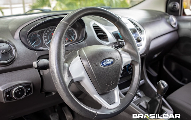 imagem-https://www.socarrao.com.br/sc-vehicle-images-prod/4411473/1792590290920-003_520a88717465ef5821d8a696492fa53d.jpg
