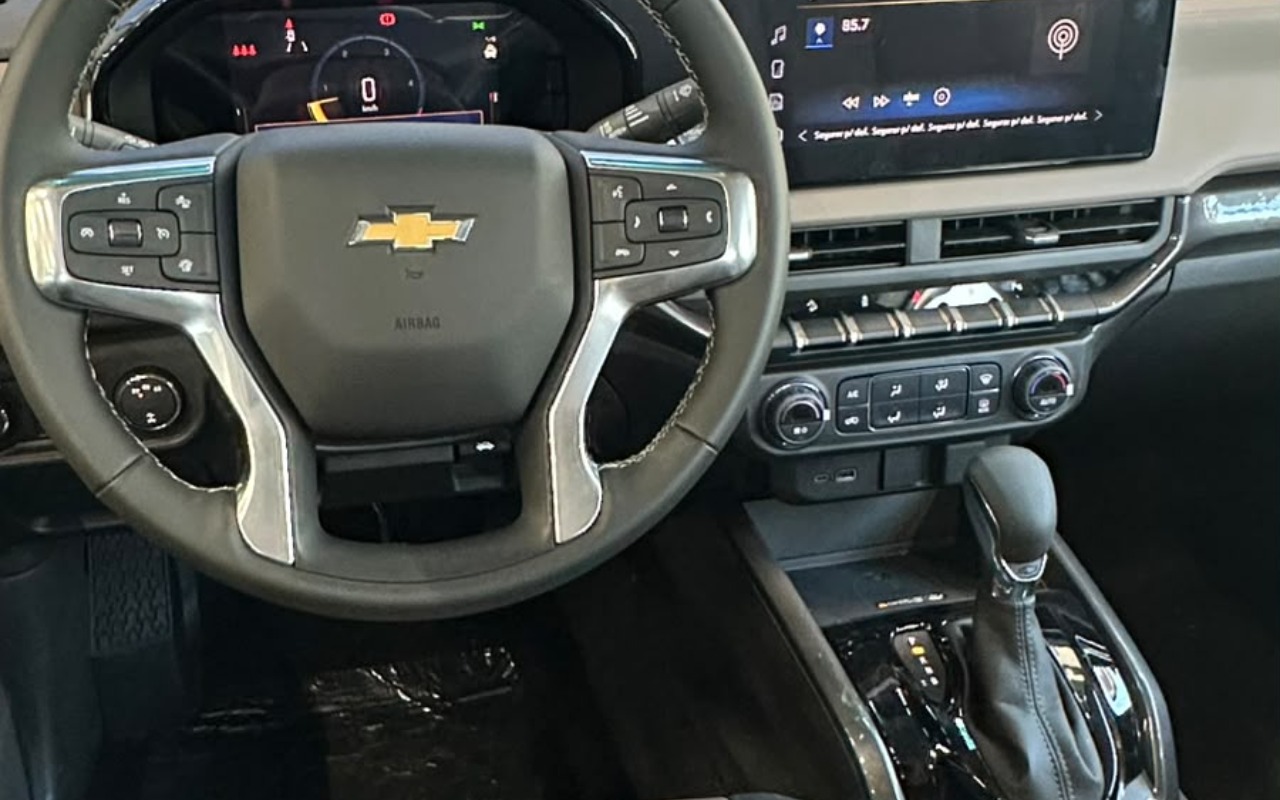 imagem-https://www.socarrao.com.br/sc-vehicle-images-prod/4411500/1792590543194-NTYxY2Y5ZDUtMmQ3NC00NDZlLWJkMTItNjNmZGYwYmI2M2RiLmpwZw.jpg