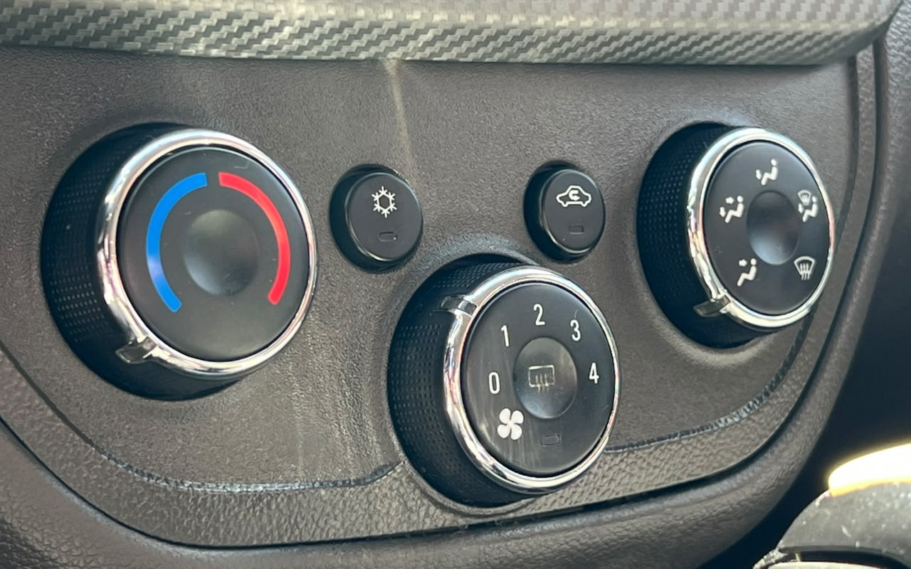 imagem-https://www.socarrao.com.br/sc-vehicle-images-prod/4411521/1792590769190-V2hhdHNBcHAgSW1hZ2UgMjAyNi0xMC0yMSBhdCAwOS41NC4xOSAoMSkuanBlZw.jpeg