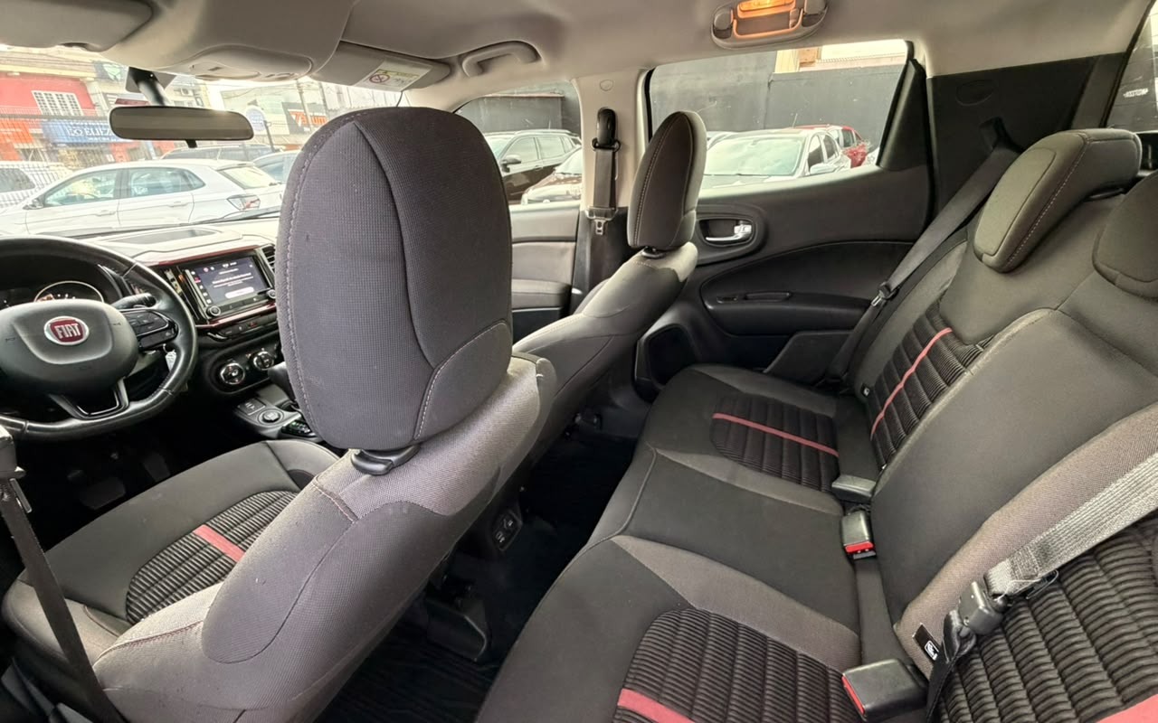 imagem-https://www.socarrao.com.br/sc-vehicle-images-prod/4411633/1792591503059-V2hhdHNBcHAgSW1hZ2UgMjAyNi0xMC0yMSBhdCAwOS41Ny4yNyAoMikuanBlZw.jpeg