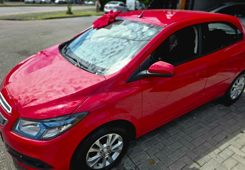 Chevrolet Onix 2015 Vermelho — foto 1 de 3