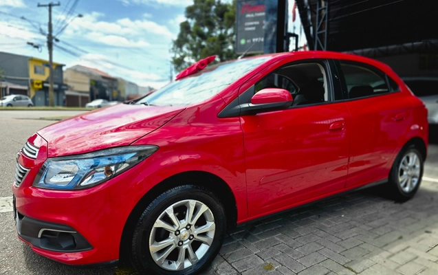 imagem-https://www.socarrao.com.br/sc-vehicle-images-prod/4411664/1792592101712-MjAyNjEwMjFfMTAxOTUxLmpwZw.jpg