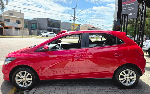 imagem-https://www.socarrao.com.br/sc-vehicle-images-prod/4411664/1792592102048-MjAyNjEwMjFfMTAyMDU2LmpwZw.jpg