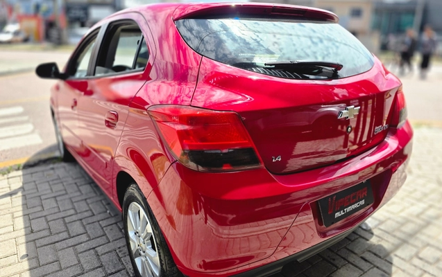 imagem-https://www.socarrao.com.br/sc-vehicle-images-prod/4411664/1792592102206-MjAyNjEwMjFfMTAyMTA1LmpwZw.jpg