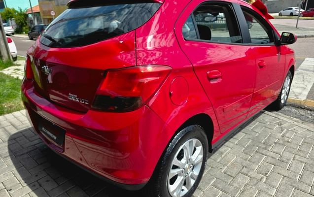 imagem-https://www.socarrao.com.br/sc-vehicle-images-prod/4411664/1792592103220-MjAyNjEwMjFfMTAyMTE5LmpwZw.jpg