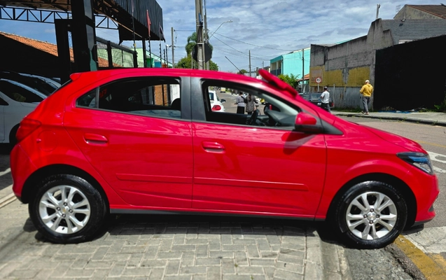 imagem-https://www.socarrao.com.br/sc-vehicle-images-prod/4411664/1792592103341-MjAyNjEwMjFfMTAyMTI3LmpwZw.jpg