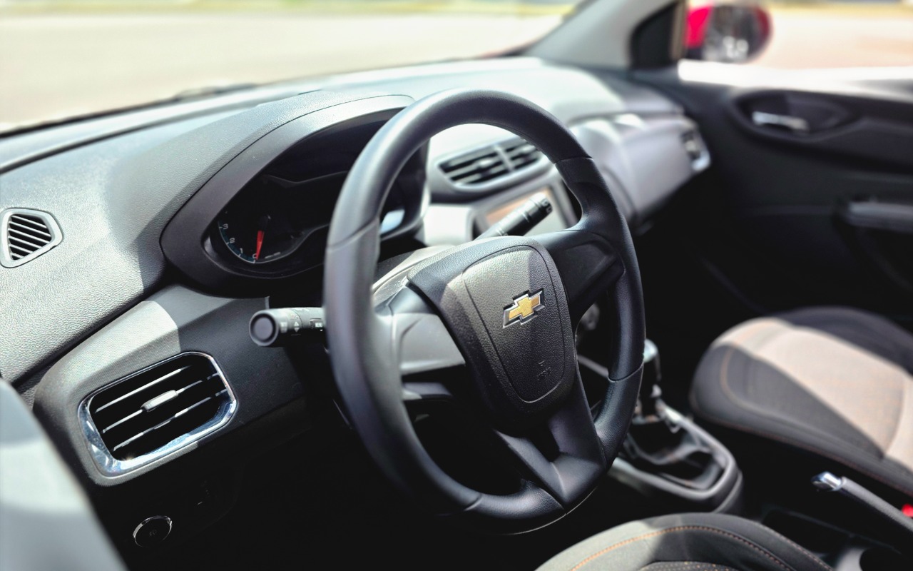 imagem-https://www.socarrao.com.br/sc-vehicle-images-prod/4411664/1792592103646-MjAyNjEwMjFfMTAyMjEzLmpwZw.jpg