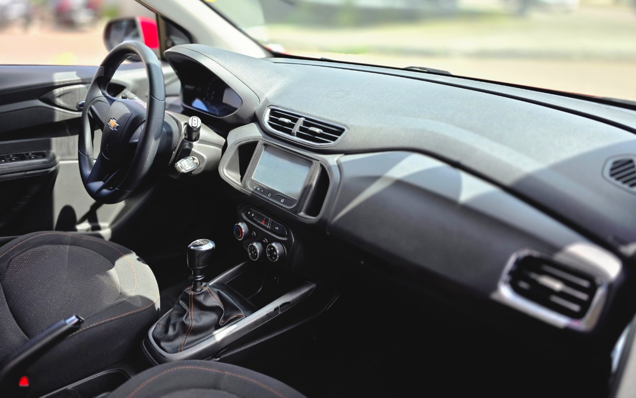 imagem-https://www.socarrao.com.br/sc-vehicle-images-prod/4411664/1792592103913-MjAyNjEwMjFfMTAyMjM4LmpwZw.jpg