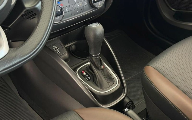 imagem-https://www.socarrao.com.br/sc-vehicle-images-prod/4411666/1792609978463-8584340_7_B_ba9684229b.jpeg