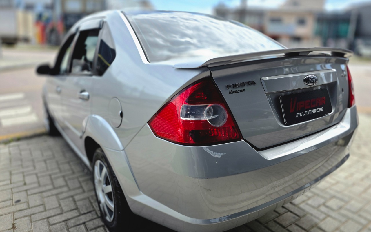 imagem-https://www.socarrao.com.br/sc-vehicle-images-prod/4411671/1792592068497-MjAyNjEwMjFfMTAwMzM1LmpwZw.jpg
