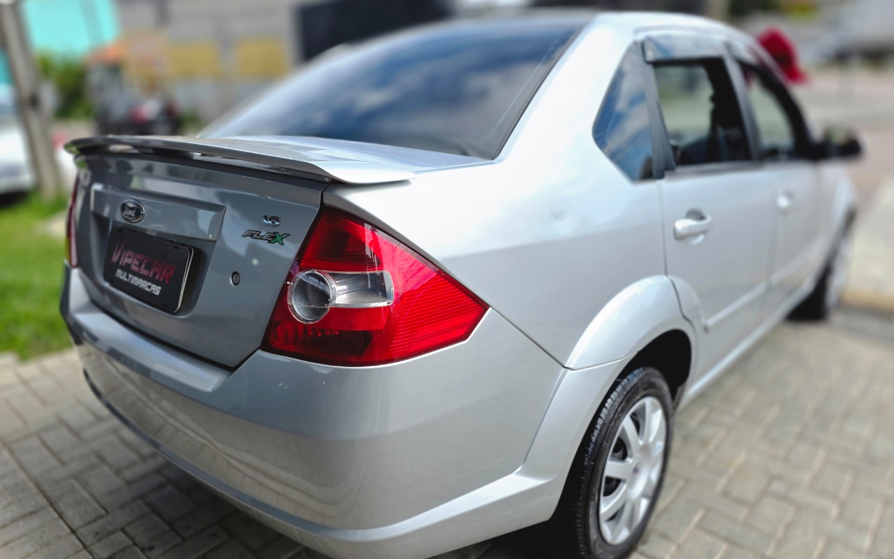 imagem-https://www.socarrao.com.br/sc-vehicle-images-prod/4411671/1792592068672-MjAyNjEwMjFfMTAwMzQ4LmpwZw.jpg