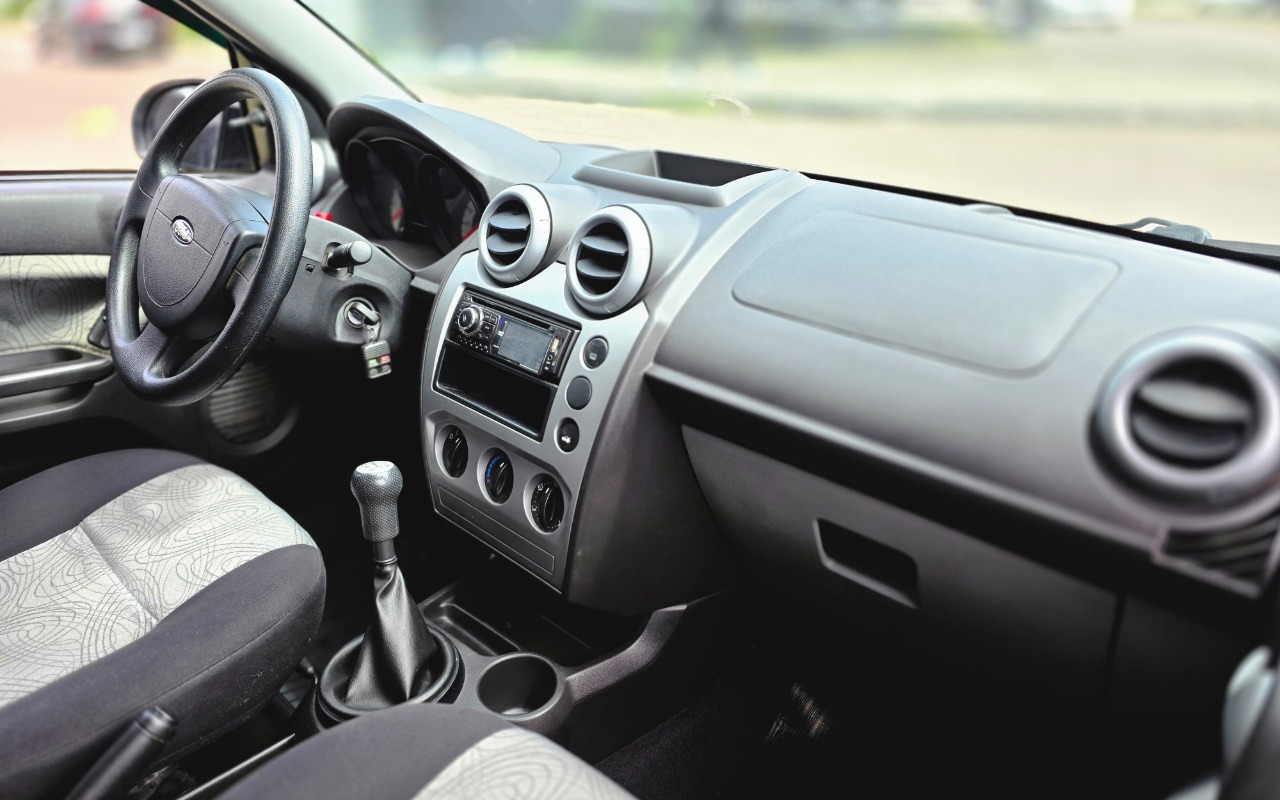 imagem-https://www.socarrao.com.br/sc-vehicle-images-prod/4411671/1792592069179-MjAyNjEwMjFfMTAwNTE2LmpwZw.jpg