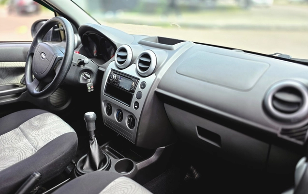 imagem-https://www.socarrao.com.br/sc-vehicle-images-prod/4411671/1792592069179-MjAyNjEwMjFfMTAwNTE2LmpwZw.jpg