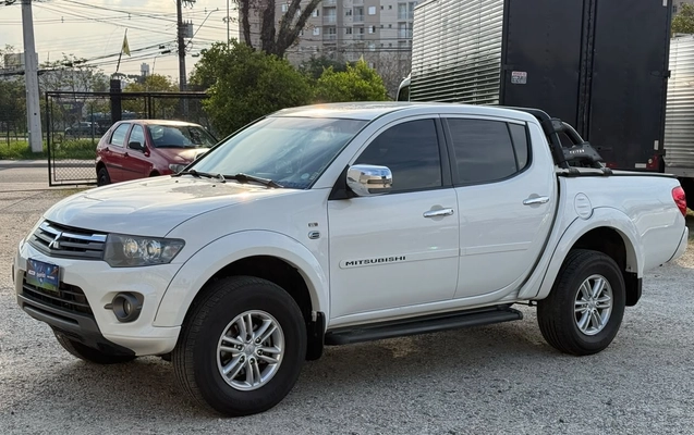imagem-https://www.socarrao.com.br/sc-vehicle-images-prod/4411706/1792592144223-5911362b-b1d9-4629-bb39-415cfe89fa85.jpg